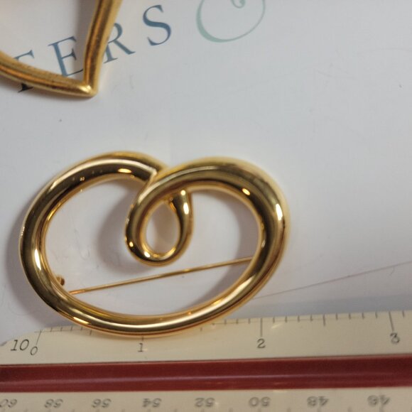 Mother and Daughter Gift Hearts "I share my Heart with my Daughter" Two Brooches - Picture 5 of 9